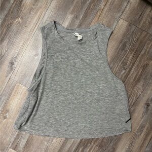Women's Athletic Sleeveless Workout Crop
Top / Tank Top (Size L Gray)